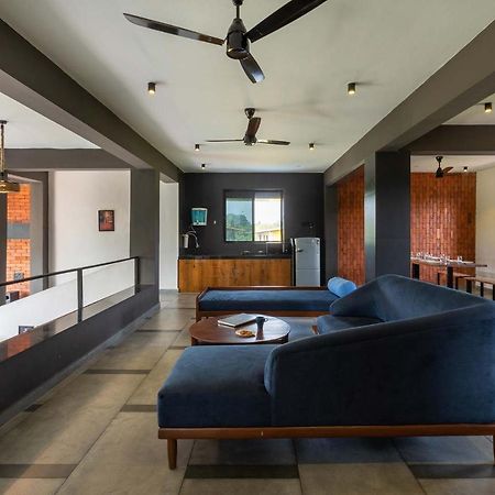 Two Villa By Stayvista With Infinity Pool, Farm & Mountain Views, Modern Interiors Karjat Eksteriør billede