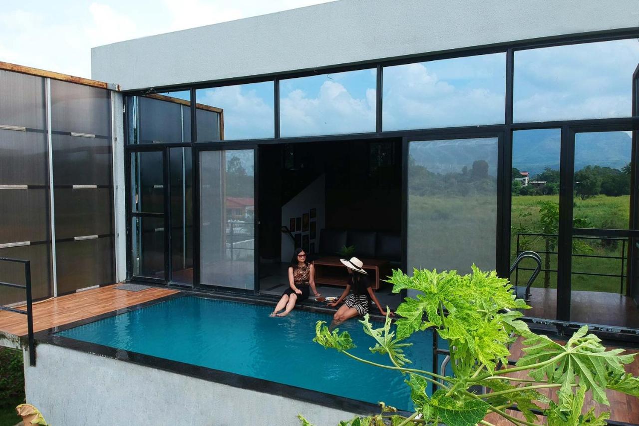 Two Villa By Stayvista With Infinity Pool, Farm & Mountain Views, Modern Interiors Karjat Eksteriør billede